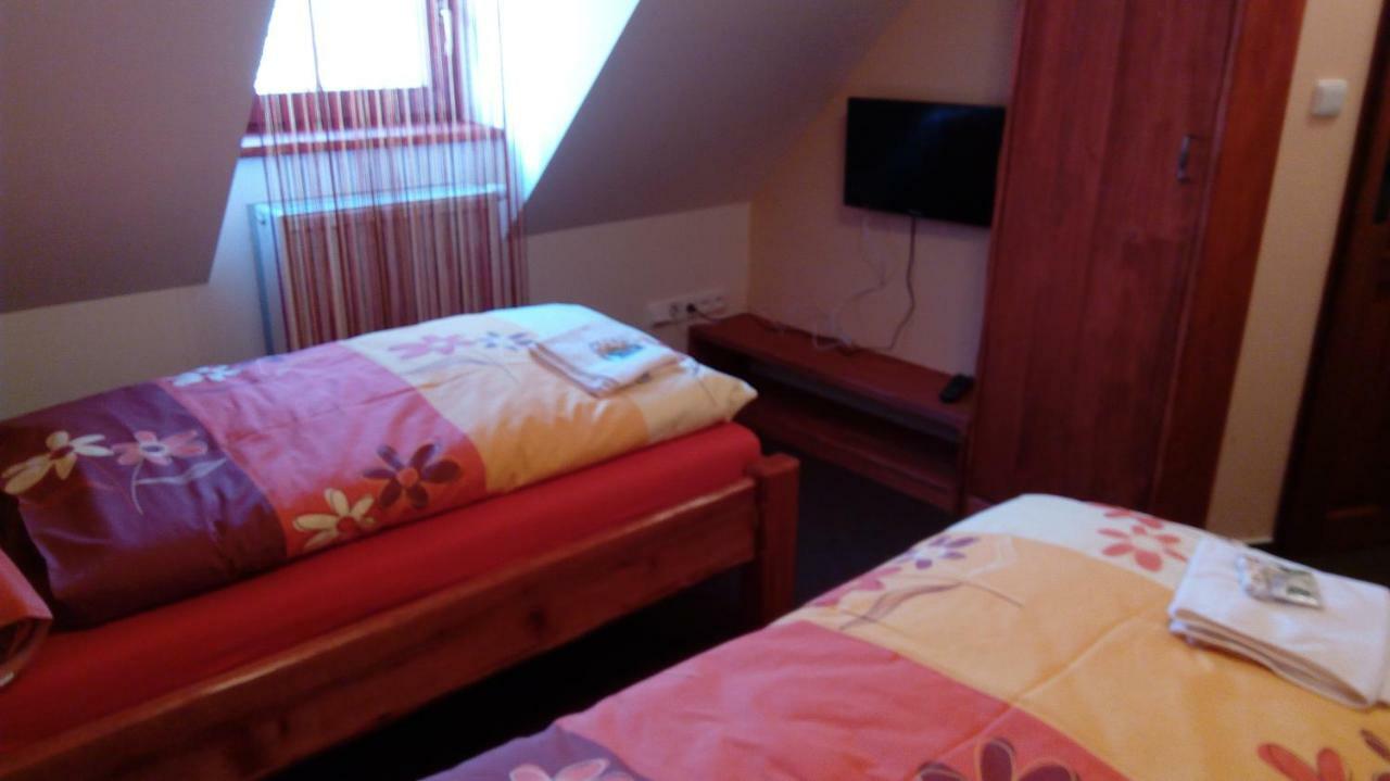 Penzion Kelt Hotel Zator Exterior foto